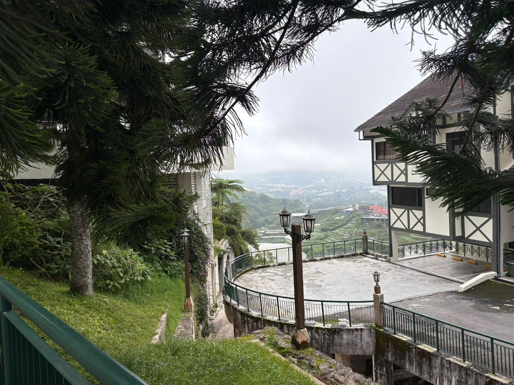 Copthorne Hilltop Resort