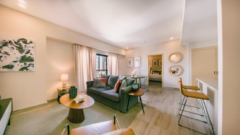Breakfast Included at Regatta Living 906 view 4