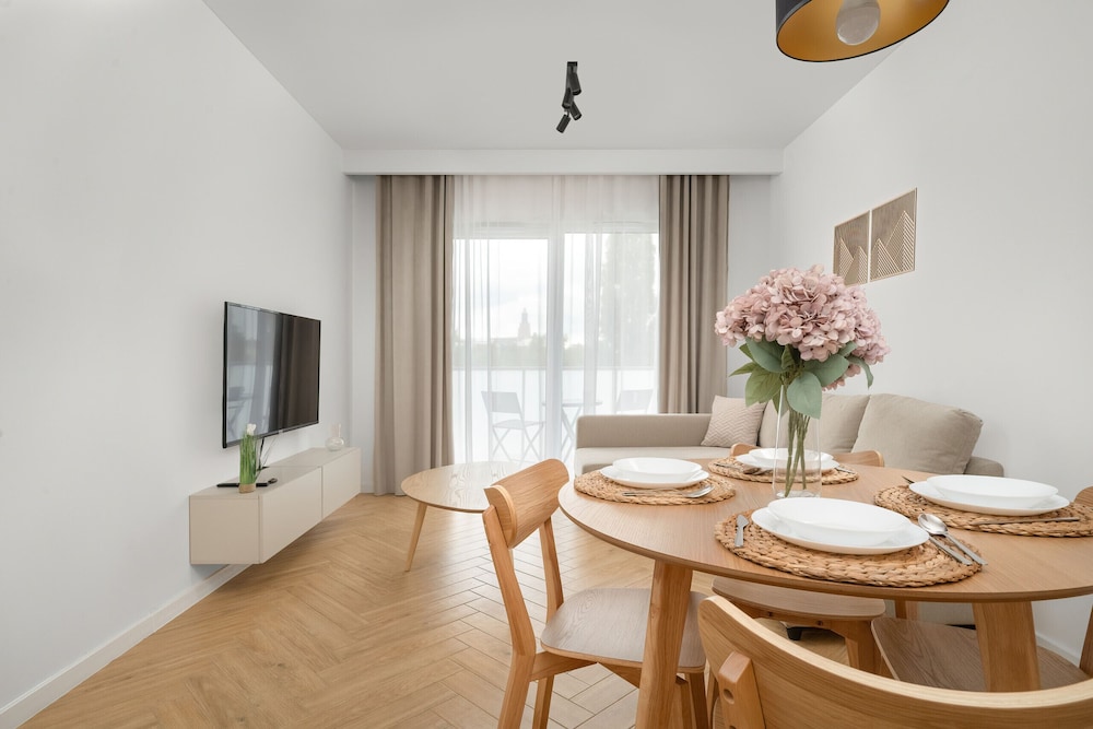 Latte Apartament Parking by Renters