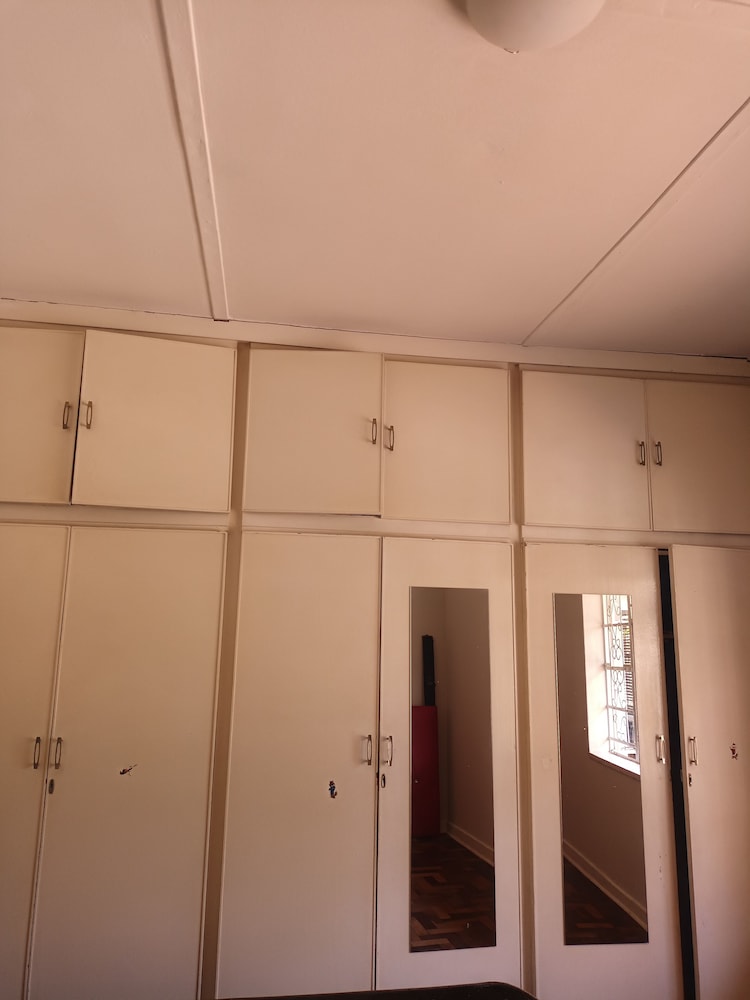 JM TOURS & SAFARIS GUESTHOUSE