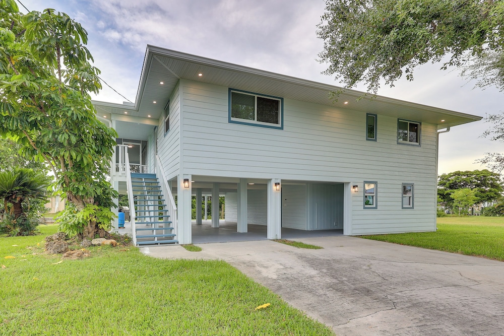 Dock + Canal View: Tranquil Escape in Punta Gorda