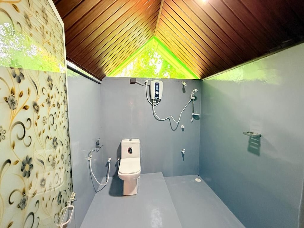 Kolla Watersong Eco Cabana resort