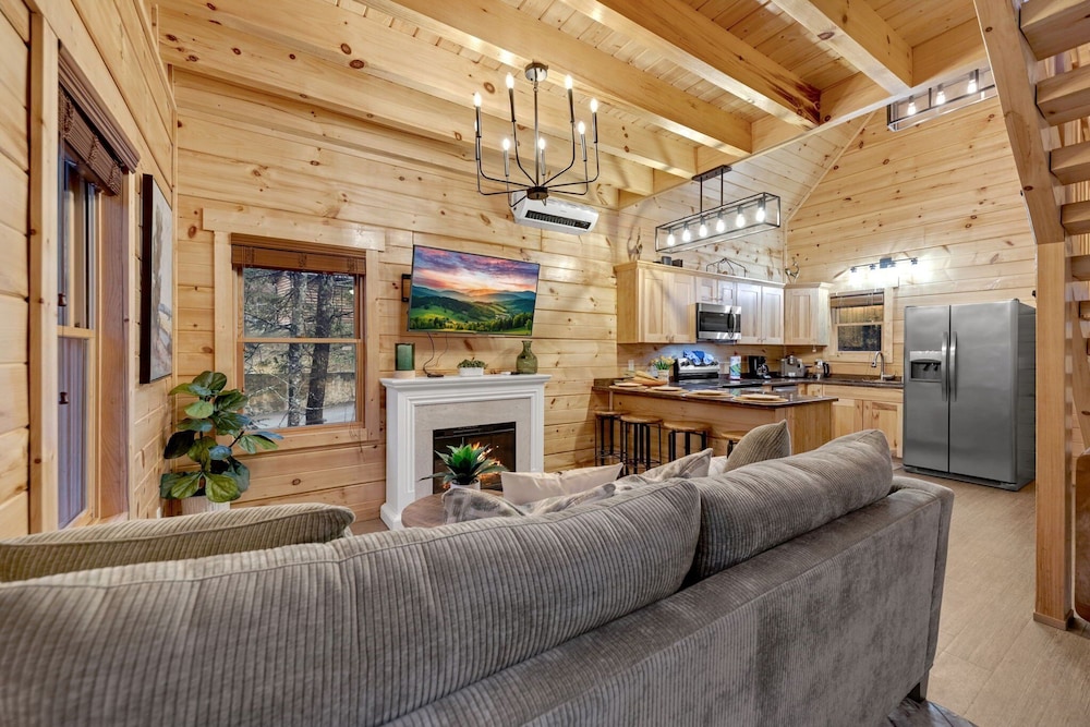 Knock On Wood 1 Bedroom Cabin