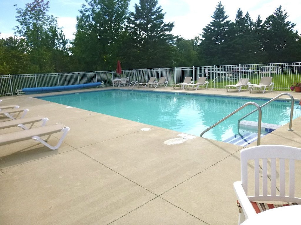 Settlement Courtyard Inn & Lavender Spa