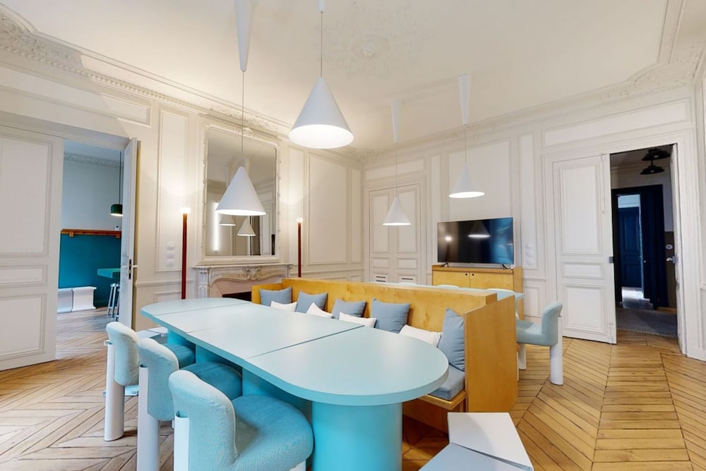 Charming 2-bed Flat w Shared Spaces