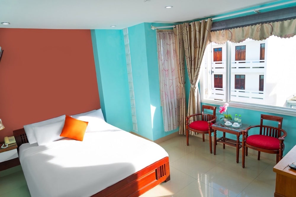 Central Beach Hotel - Hostel