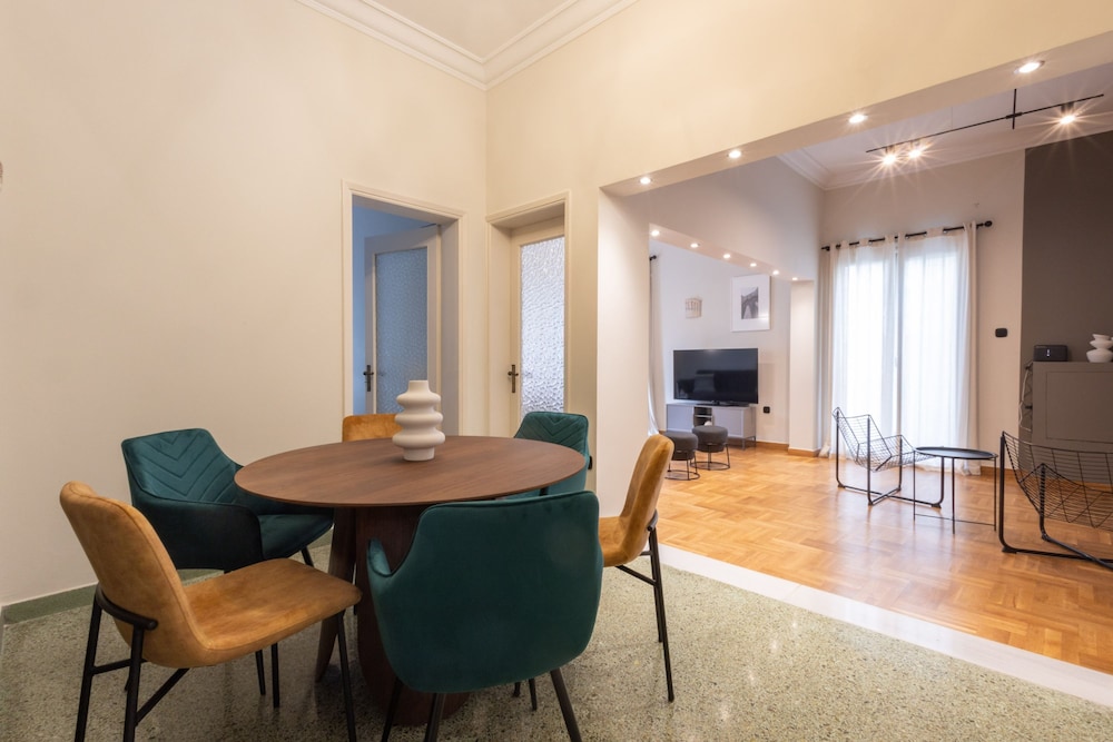 Acropolis Luxe Retreat 15 ppl 6 Bdrm Neoclassical Home w Jacuzzi Rooftop