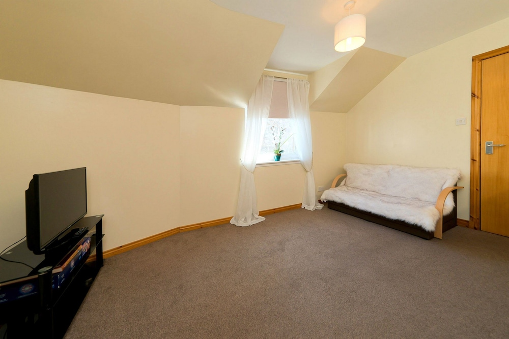 Prime Location Aberdeen view 5