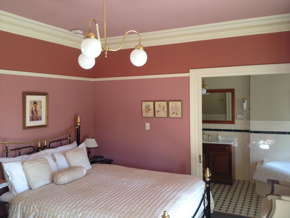 Bethany Manor Bed & Breakfast