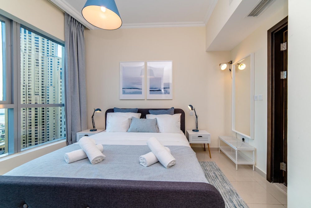 Dream Inn Dubai Bay Central