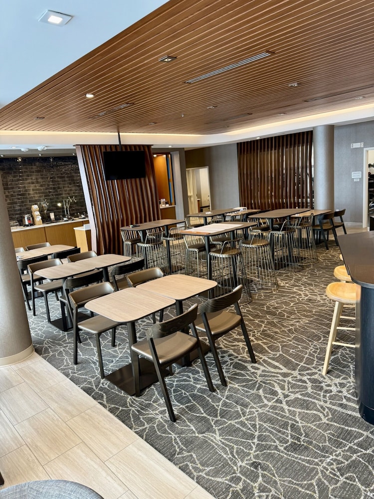 Springhill Suites By Marriott Fargo