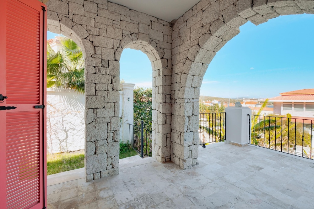 Duplex Villa w Garden Sauna Balcony in Alacati view 3