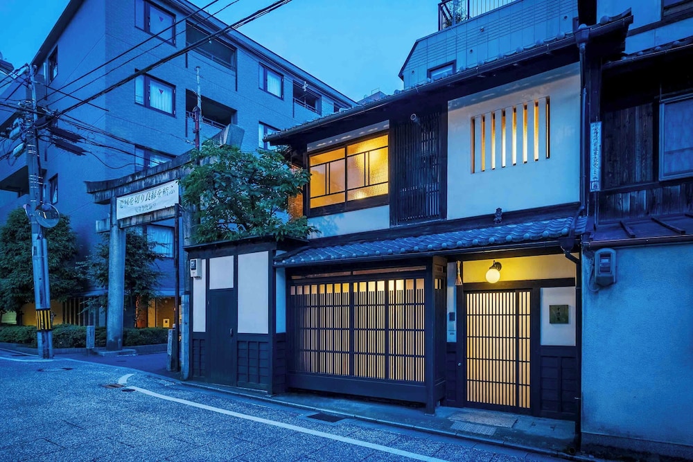 Gion Koyuan