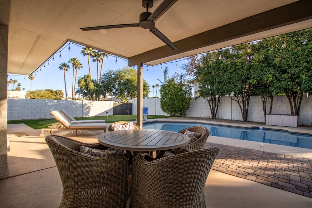 Citrus Grove Heated Pool Putt Grn Gameroom