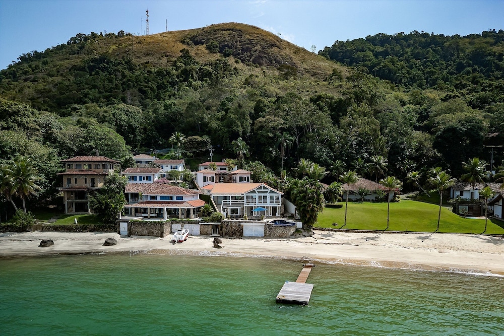 Angra - Mombaça | Mansão Espetacular Beira-Mar, 7 Suites - por Casapē Rio