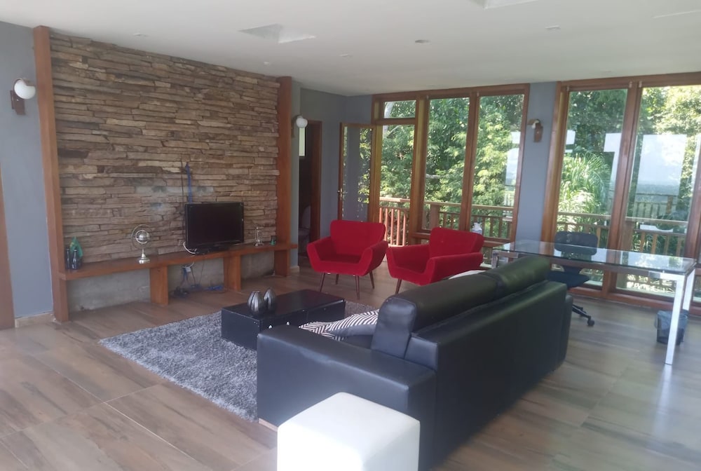 Leonardi's Sunset House