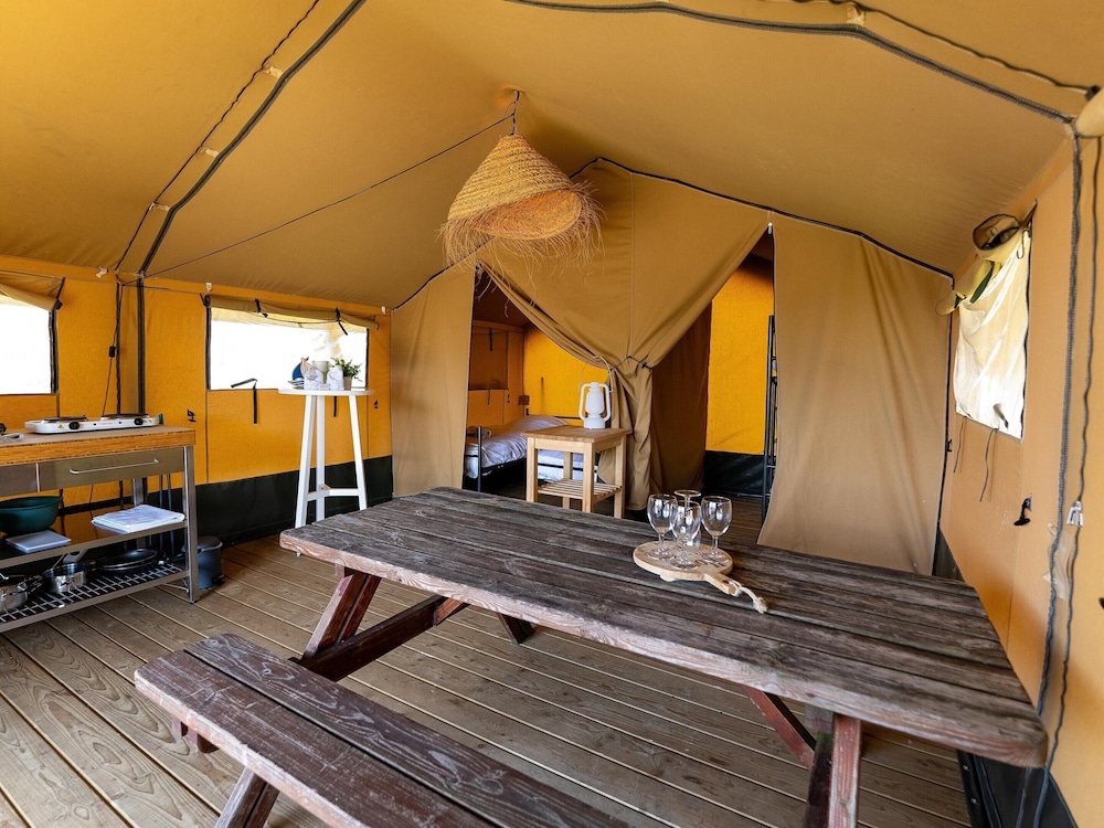 Safari Tent in Heeg by the Marina