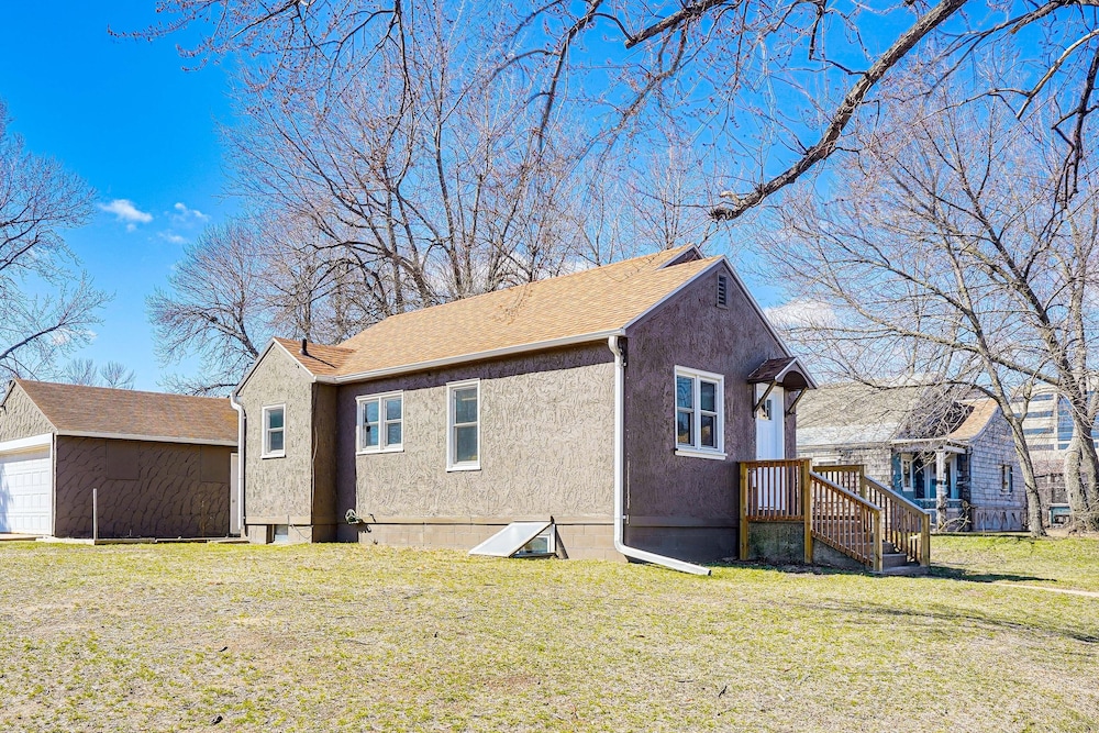 Pet-friendly Sioux Falls House - 2 Mi to Downtown! view 3