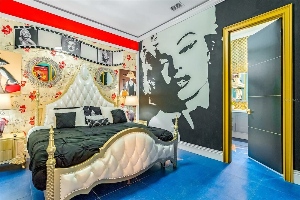 Ultimate Hollywood Themed Mansion for Big Groups