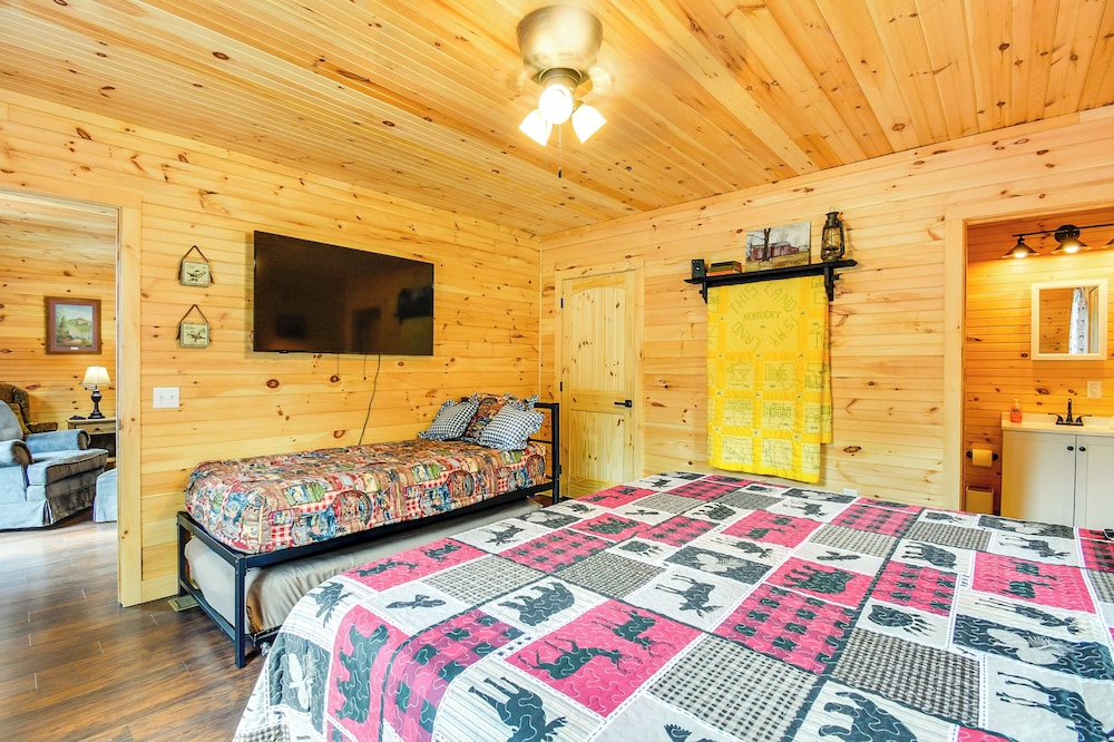 18 Mi to Red River Gorge: Beattyville Retreat