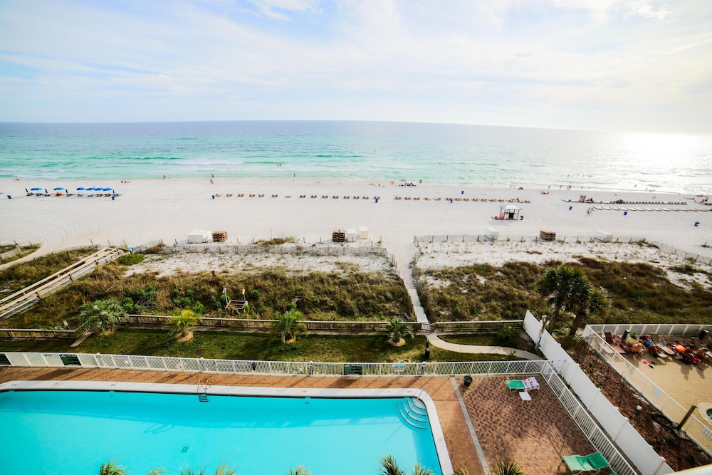 Twin Palms by Book That Condo