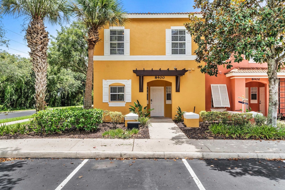 8400 Blue Lagoon Drive