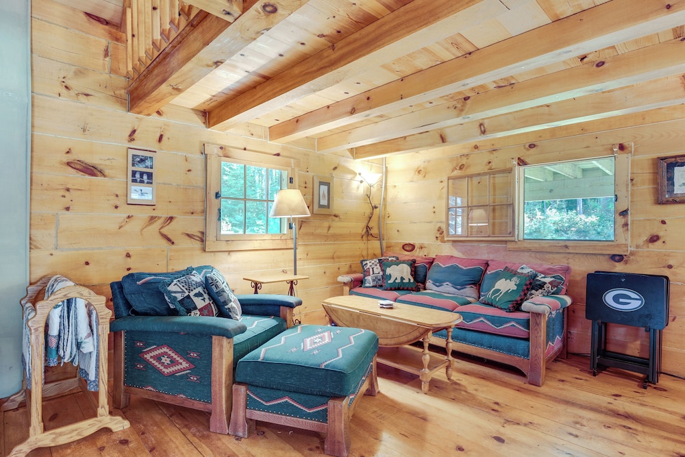Quiet Cabin on 5 Acres < 2 Mi to Chain O' Lakes