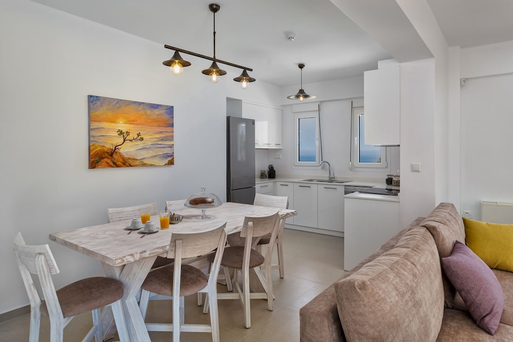 Blue Hills Villas by Estia Yellow 2