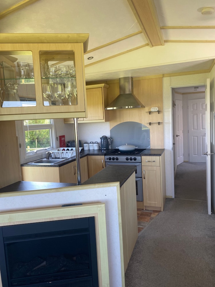 Coastal Chalet in Tudweiliog, Pwllheli