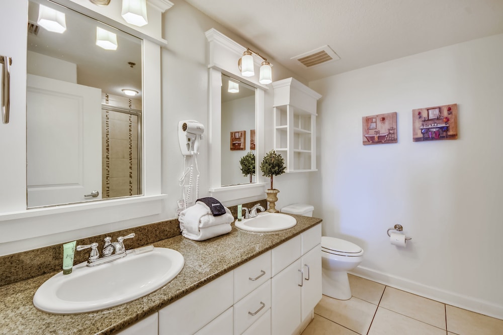Grand Panama Beach Resort by Book That Condo