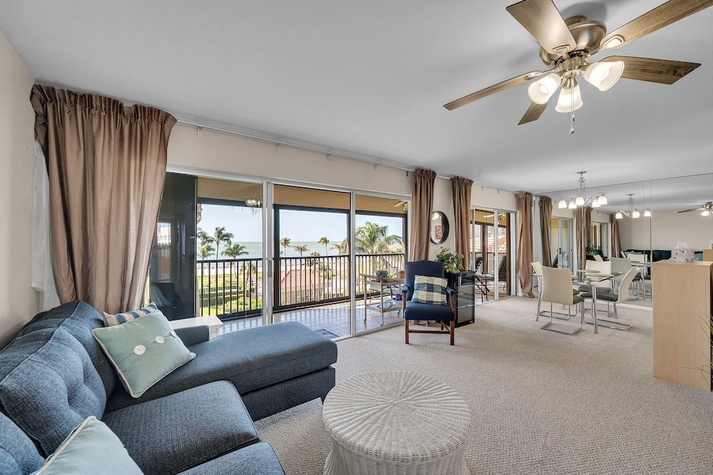 Gulf-view Condo With Resort-style Amenities 2 Bedroom Condo