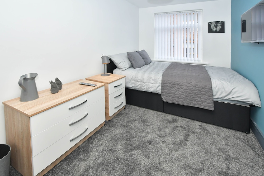 Townhouse @ Eastwood Place Stoke view 4