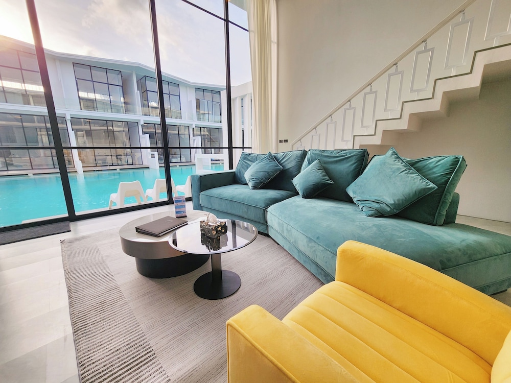 Unique Pool Slide Access Townhouse