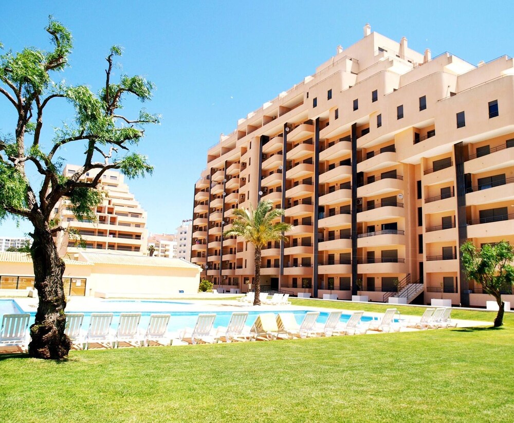 15 in Portim o With 1 Bedrooms and 1 Bathrooms