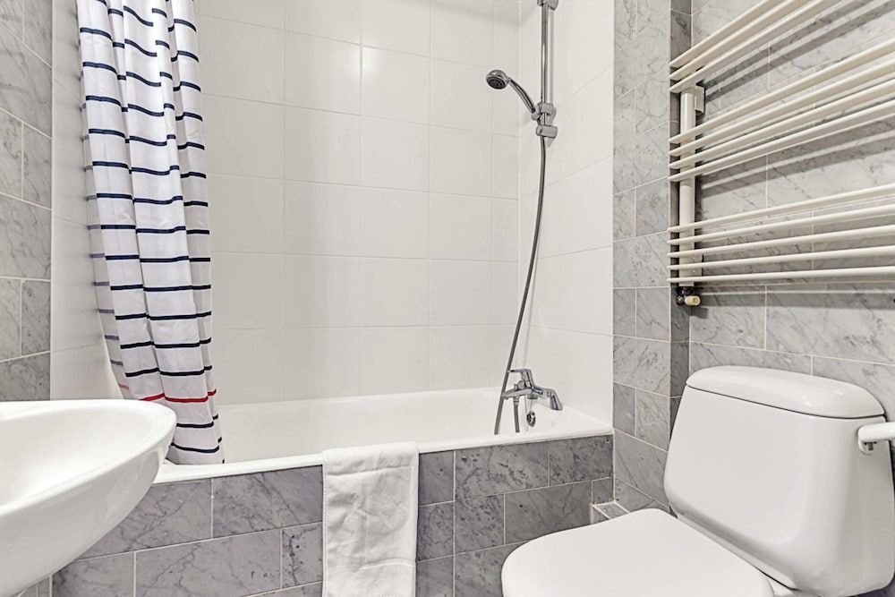 A One-bedroom Apartment Situated In Central London