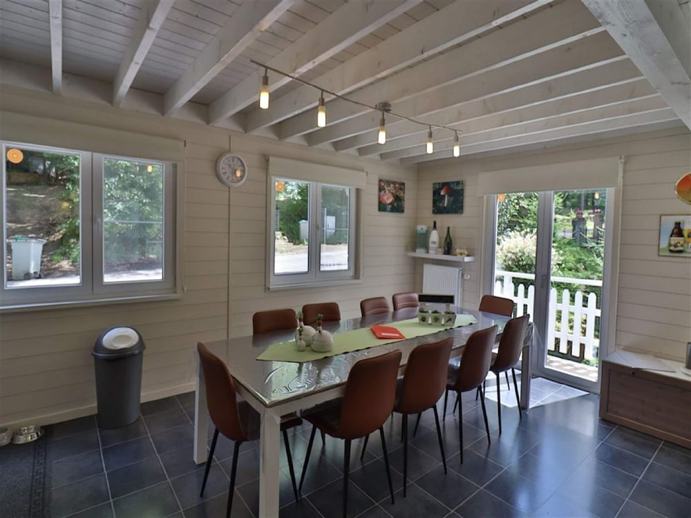 Stylish Chalet With Room