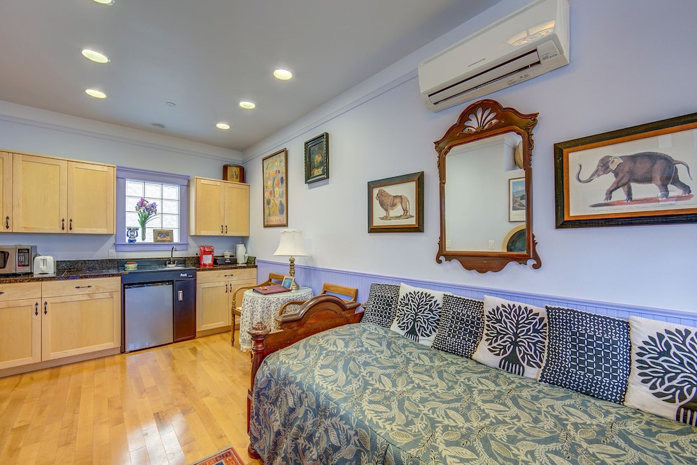 Ashland Vacations - Carlisle Garden Suites - Property Image 35