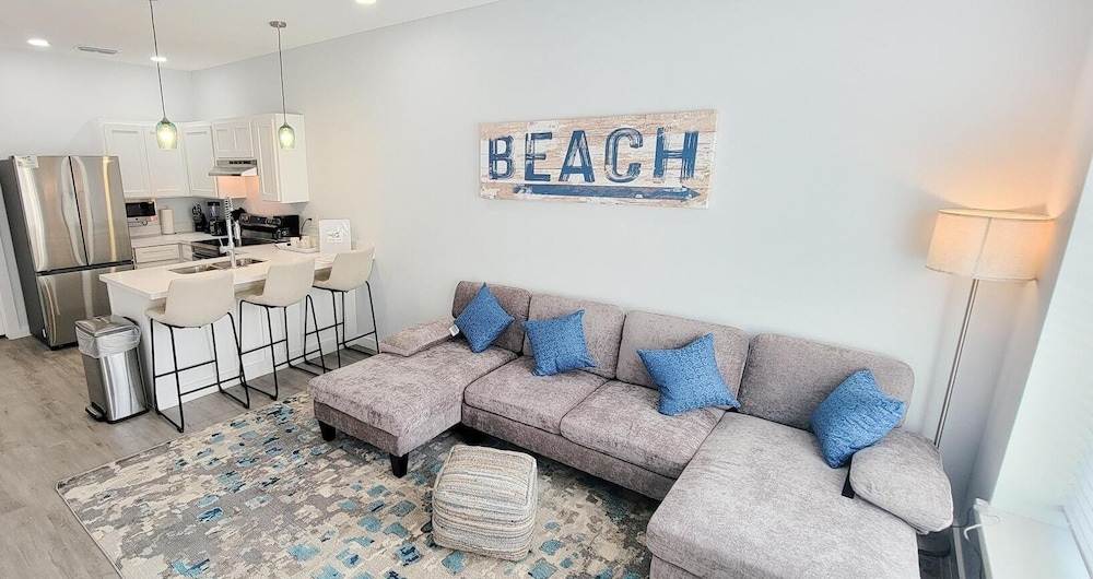 Villas De Laguna 2 3 Bedroom Townhouse