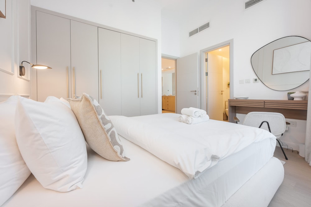 1 Bedroom That Sleeps 4 With Great City Views
