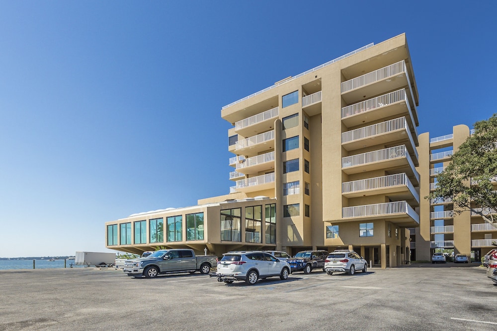 Compass Point 303
