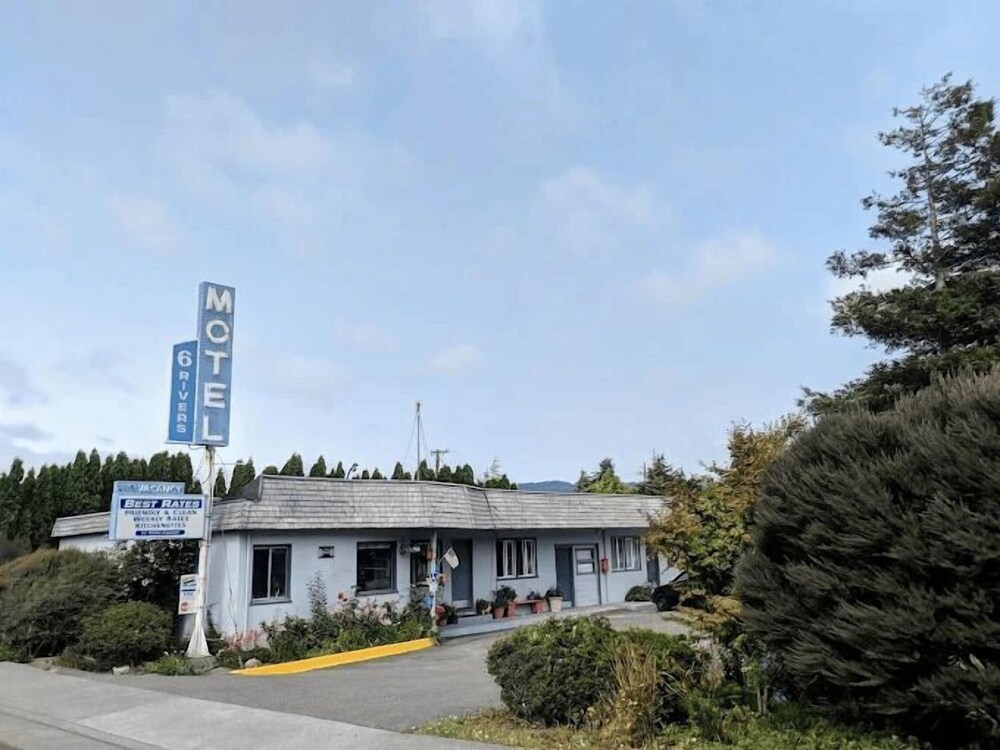 6 Rivers Motel Fortuna near Hwy 101