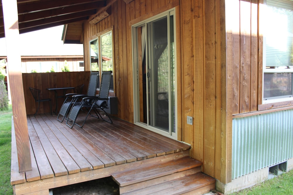 Methow River Lodge & Cabins