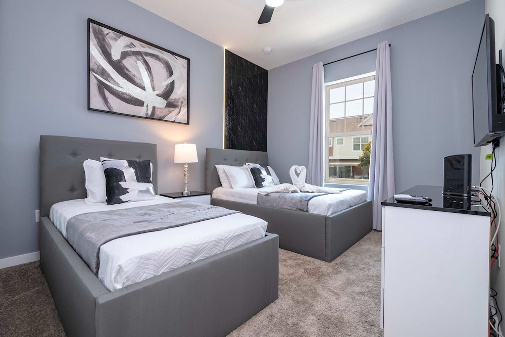 Luxury 3BR Home With Mario Bros Room Near Disney view 4