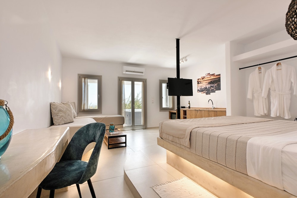Aloft Suites Mykonos Island