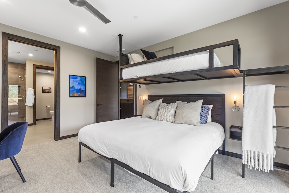 Nine Peaks 4 Bedroom Home