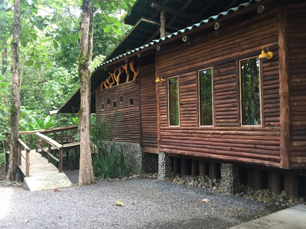 Cinco Ceibas Lodge