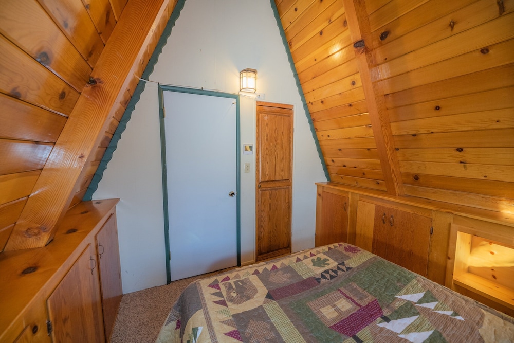 Lucky Bear Lodge view 5