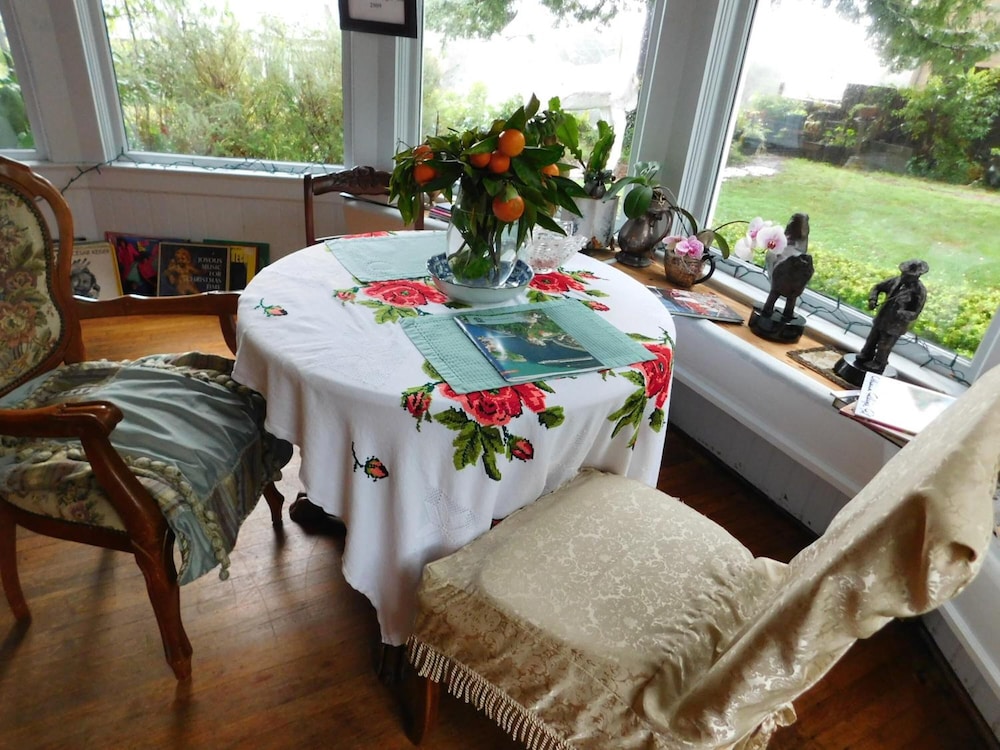 Cliff Crest Bed & Breakfast