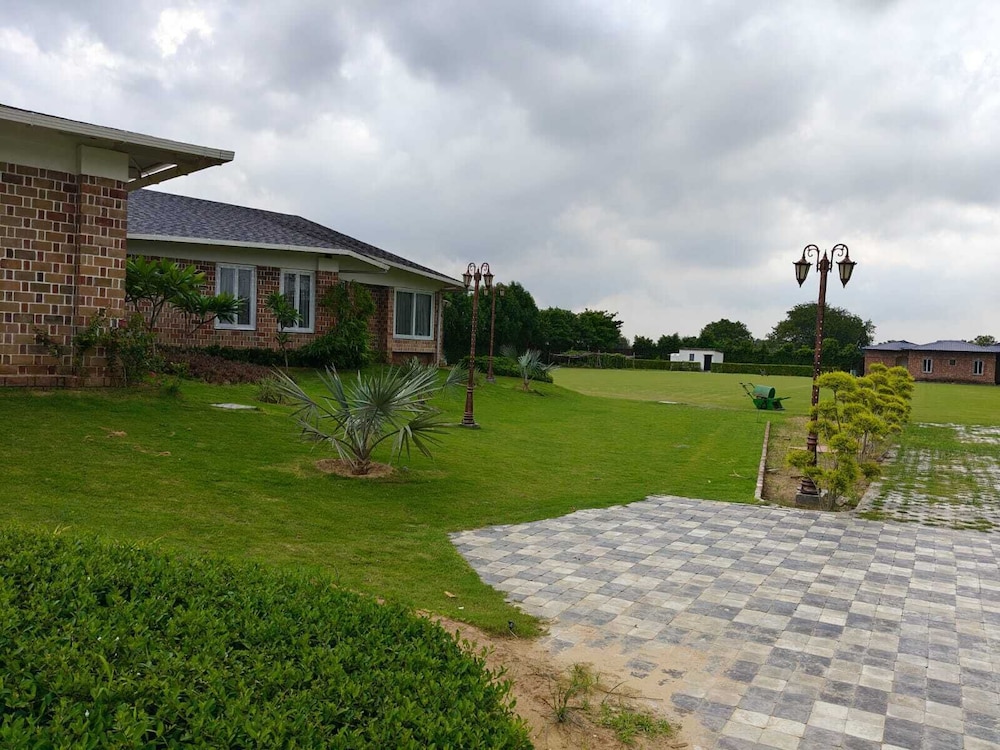 Spree Farmstay, Faridabad