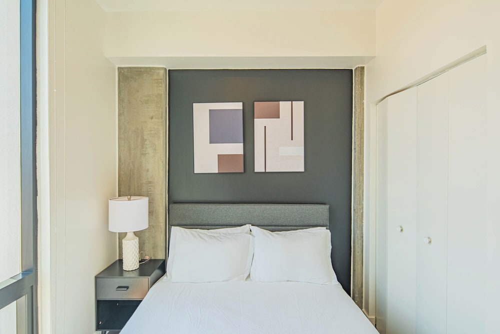 ROVE LIVING/KB - Joy on 4th